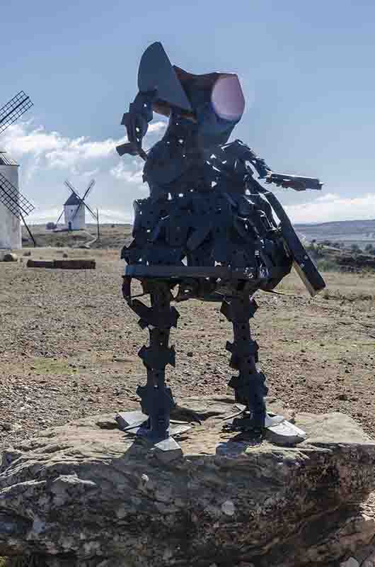 Cuenca - Mota del Cuervo 36 - molinos de viento y monumento al Quijote.jpg